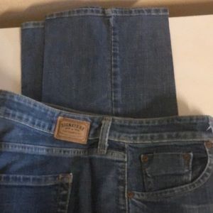 Levi straus signature low rise jeans